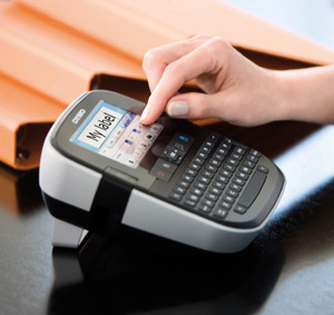 Dymo LabelManager 500 with Touch Screen alternative image 2
