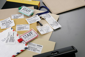 Brother Shipping Labels 62x100mm [Pack of 300] alternative image 2